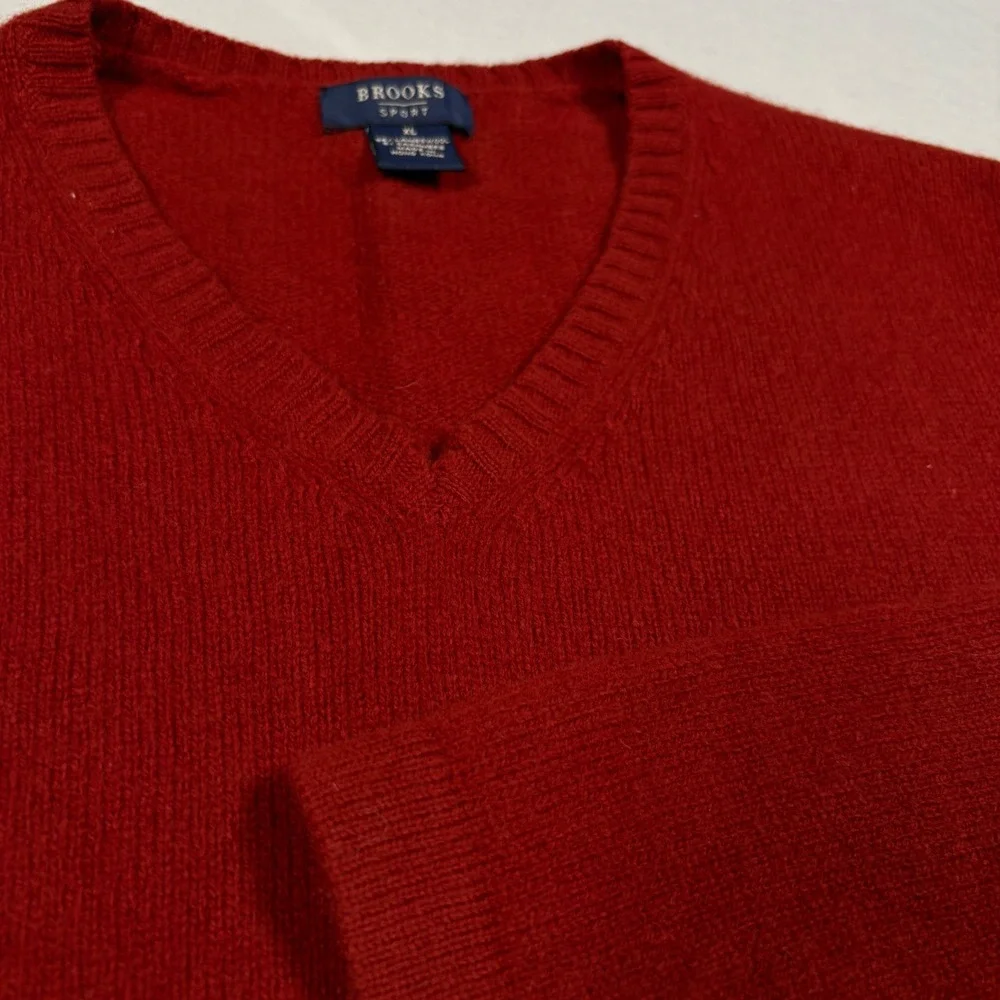 Brooks Sport Sweater Mens XL V-Neck Red Lambswool Cashmere EUC